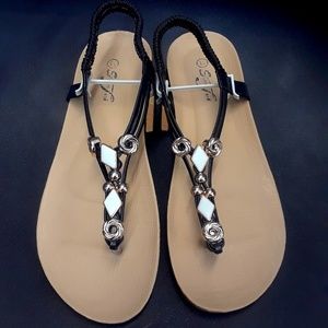 sandals (MY WHOLE CLOSET IS ANY 2 FOR $15  JUST BUNDLE AND SEND OFFER)